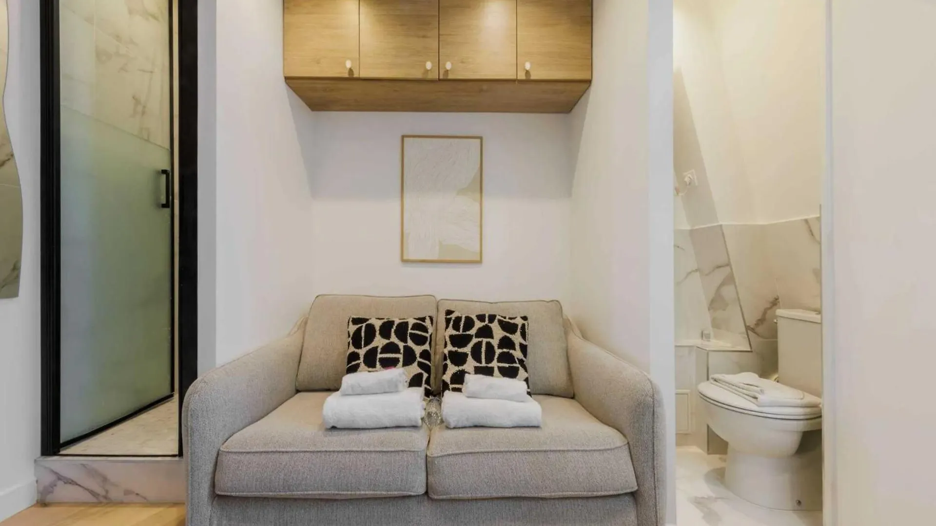 Appartement In The Heart Of Paris Eiffel Tower 0*,  프랑스
